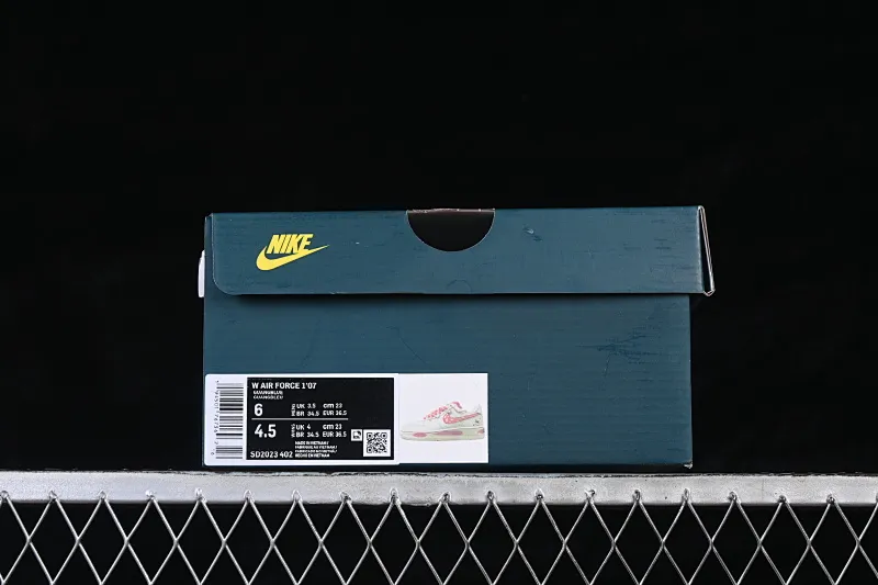 All categories Nk Air Force 1 Air Force series Nk Air Force 1 Low Air Force low-top Nike Air Force 1'07 Low "Lucky Steed Traces" Hand-painted graffiti Year of the Horse limited edition Red gold rima Air Force 1 low-top casual sneakers SD2023-402